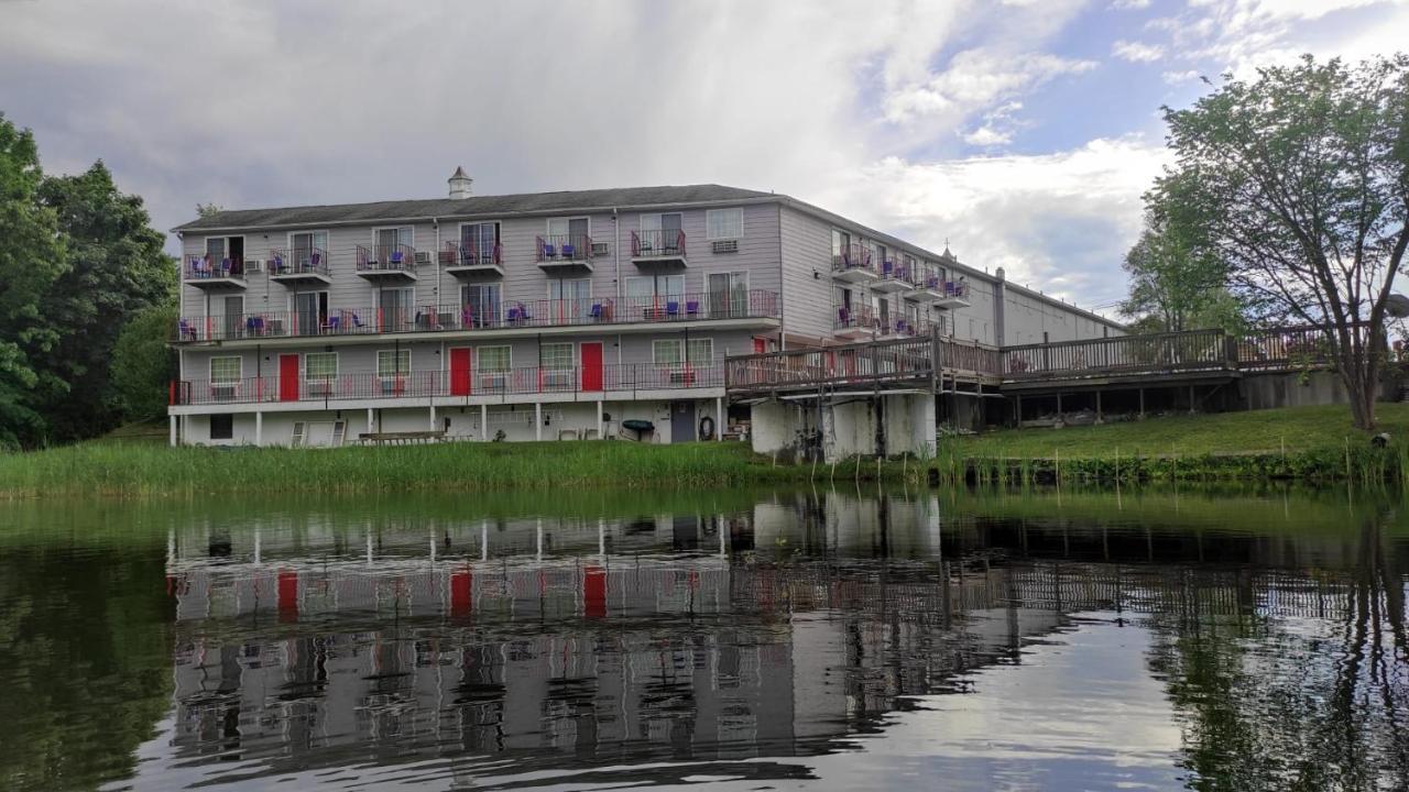 Super 8 By Wyndham Sturbridge Hotel Luaran gambar