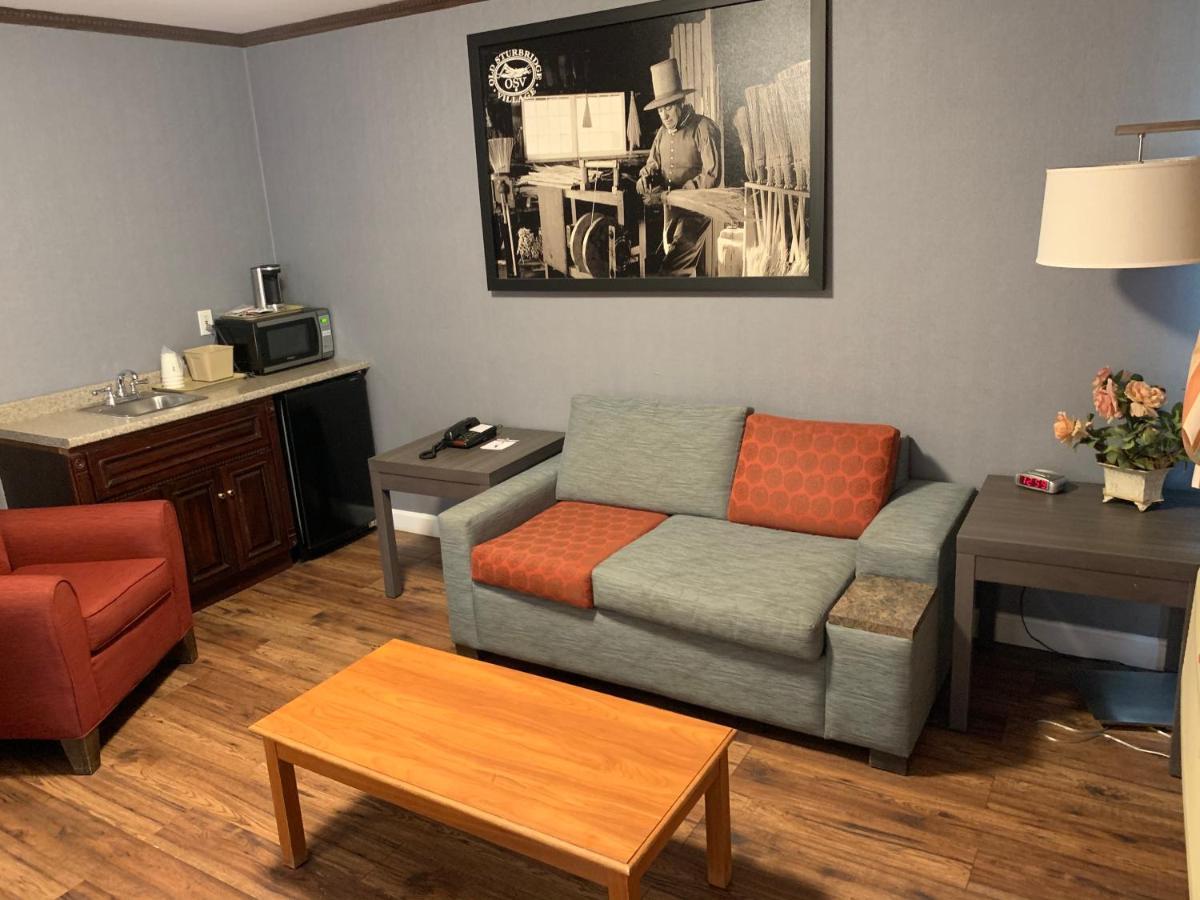 Super 8 By Wyndham Sturbridge Hotel Luaran gambar