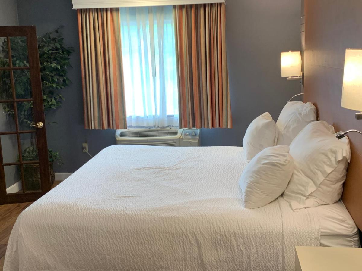 Super 8 By Wyndham Sturbridge Hotel Luaran gambar